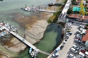 Eğirdir Gölü’nde balıkçı tekneleri karaya oturdu, balıkçılık bitme noktasına geldi 