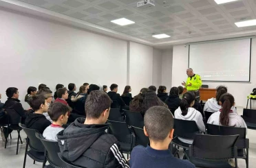 Eğirdir’de 135 öğrenciye trafik güvenliği eğitimi verildi 