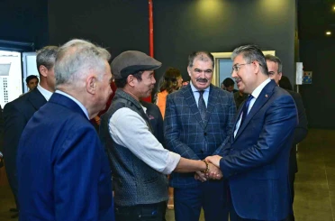 Eğitime destek veren hayırseverler "Ahde Vefa Resim Sergisi"nde anıldı 