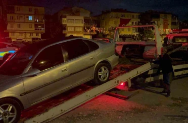 Ehliyetsiz sürücü polisten kaçamadı 