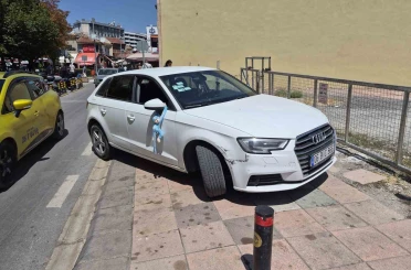 Ehliyetsiz sürücü, yaya geçidindeki kadına çarptı 