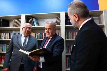 Elazığ Dumlupınar İlkokulu’nda kütüphane açıldı 