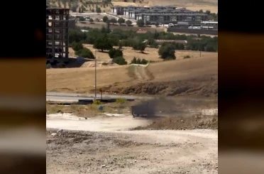 Elazığ’da boş alandaki motosiklet alev alev yandı 