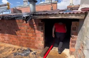 Elazığ’da çatı yangını korkuttu 