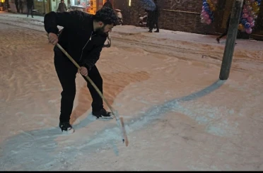 Elazığ’da esnafın karla mücadelesi 