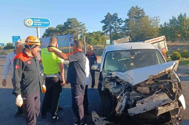 Elazığ’da kamyon ile hafif ticari araç çarpıştı: 1 yaralı 