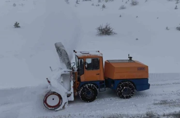 Elazığ’da kapalı 8 köy yolunda çalışmalar sürüyor 