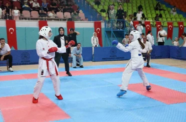 Elazığ’da Karate Grup Müsabakaları tamamlandı 