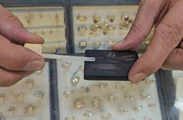 Elazığ’da kuyumculardan sahte altına karşı mihenk taşlı önlem 