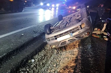 Elazığ’da otomobil takla attı: 2 yaralı 