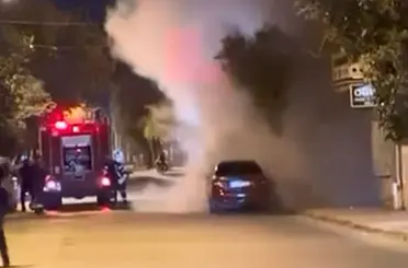 Elazığ’da park halindeki araç yandı

