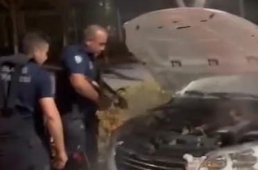 Elazığ’da seyir halindeki otomobil alev aldı 