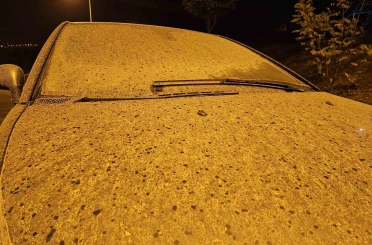 Elazığ’da toz taşınımı yağışla birleşti, adeta çamur yağdı 