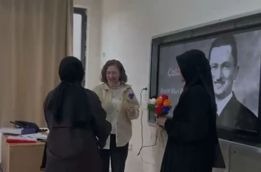 Elazığ’da vefa örneği: öğrencilerden öğretmenlerine anlamlı hediye 
