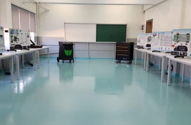 Elektrikli araçlar eğitim merkezinde kurulum çalışmaları hızla ilerliyor 