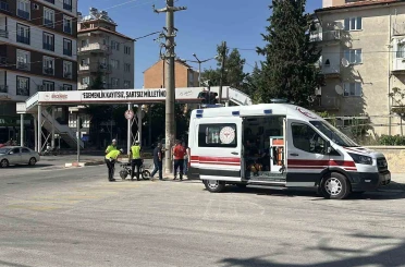 Elektrikli bisiklet motosikletle çarpıştı: 2 yaralı 