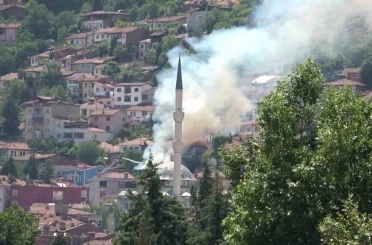 Elmas nineyi yangından itfaiyeciler kurtardı 