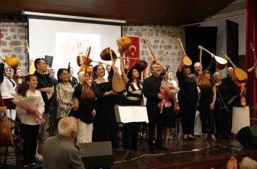 Emekli astsubaylardan Babalar Günü’ne özel türkü şöleni 