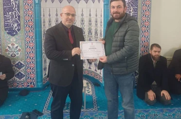 Emet’te Tashih-i Hurûf Kursunu tamamlayan din görevlilerine başarı belgesi 