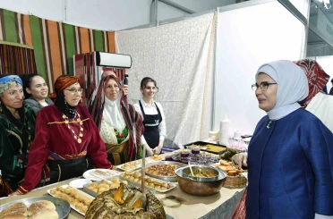 Emine Erdoğan, 5. Rize Gastronomi Günleri’ne katıldı: "Bu anlamlı buluşma, Rize’nin kültürel hafızasını da geleceğe taşıyan bir adım" 