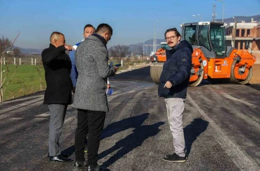 Emirbeyazıt Mahallesi Kolejler bölgesinde üstyapı çalışmaları başladı 