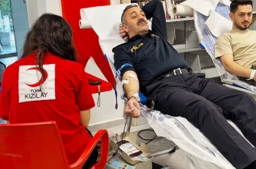 Emniyet personelinden kan bağışı 