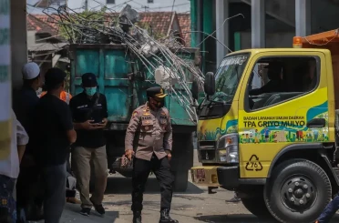 Endonezya'da okul binası çöktü: Ölenlerin sayısı 8'e yükseldi