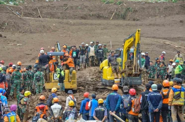 Endonezya’daki toprak kaymasında can kaybı 25’e yükseldi 