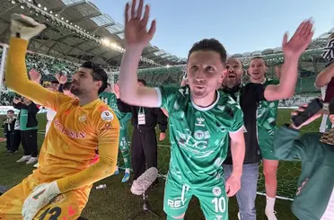 Enis Bardhi’ye taraftardan özel pankart: Geri döndü