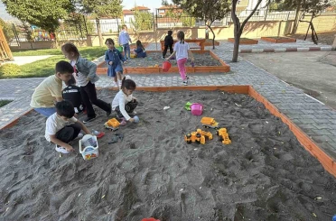 Erbaa’da okul bahçesi sınıfa dönüştü: Minikler doğayla öğreniyor 