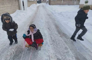 Erciş’te yoğun kar yağışı 