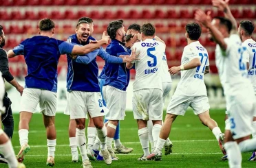 Erciyes 38 FK kadroyu kurdu 