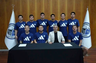 Erciyes 38 FK’dan, Bolu kampında 11 yeni transferi için imza töreni 