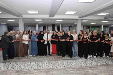 Erenler’de kadınlar için yeni merkez kapılarını açtı 