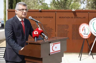 Erhürman’dan Şehitlikte Mesaj