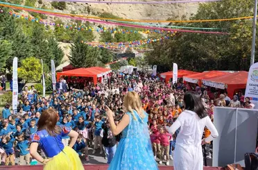 Ermenek Çocuk Şenliği’nden renkli görüntüler

