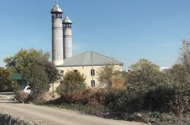 Ermeni İşgalinde ahır olan Cuma Mescidi yeniden ibadete açıldı 