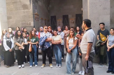 ERÜ’ye yeni kayıt yaptıran öğrencilere ’Kültür Yolu Turu’ düzenlendi 