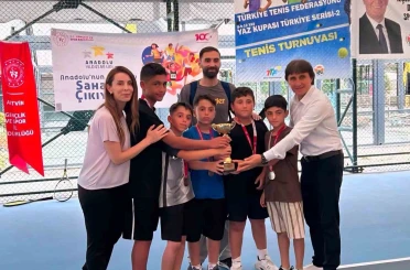 Erzincan Erkek Tenis Takımı ANALİG’de gümüş madalya kazandı 