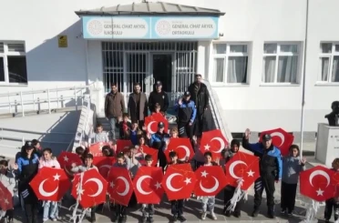 Erzincan’da gökyüzünü polisler ve çocuklar birlikte renklendirdi 