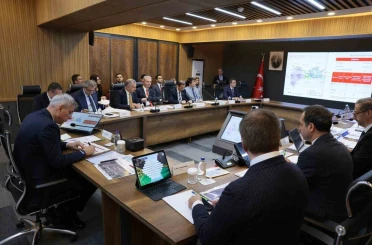 Erzincan’da sağlık yöneticileri toplantısı: "Sağlıklı Türkiye Yüzyılı Vizyonu masaya yatırıldı" 