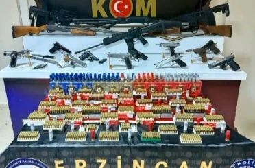 Erzincan’da silah operasyonu; 13 şüpheli yakalandı, 11 tabanca, 8 tüfek ele geçirildi 