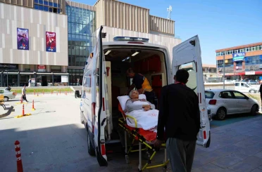 Erzincan’da taburcu edilen hastalar ihtiyaç halinde evlerine ambulansla ücretsiz götürülüyor 