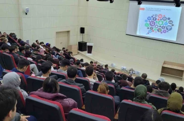 Erzurum polisinde gençlere bilgilendirme 