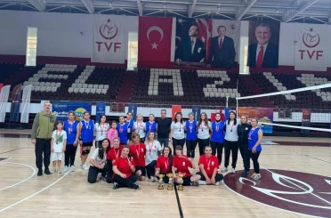 Erzurum Valiliği Kadın Voleybol Takımı şampiyon oldu 