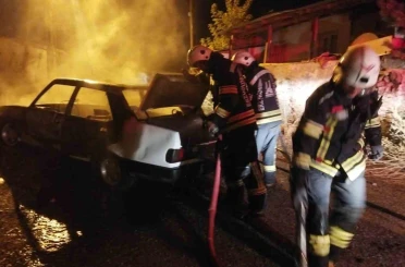 Erzurum’da araç alev topuna döndü 