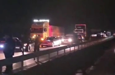 Erzurum’da jandarma aracının da karıştığı zincirleme kaza: 2 asker yaralı 