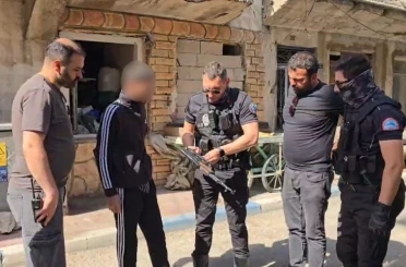 Erzurum’da kar maskeli ve silahlı şahıs alarmı: 3D yazıcıdan üretilen silah oyuncak çıktı 
