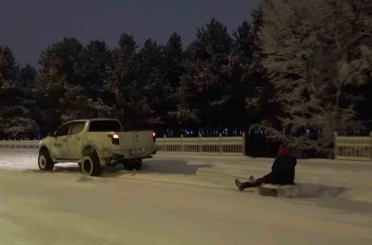 Erzurum’da off-roadçuların lastik ve kızaklı kar keyfi 