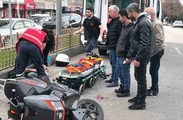 Erzurum’da otomobille çarpışan motosikletin sürücüsü yaralandı 